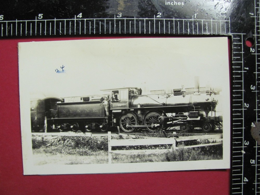 OLD PHOTO of NEW YORK & NEW ENGLAND RAILROAD 4-4-0 LOCOMOTIVE #24 w CREW