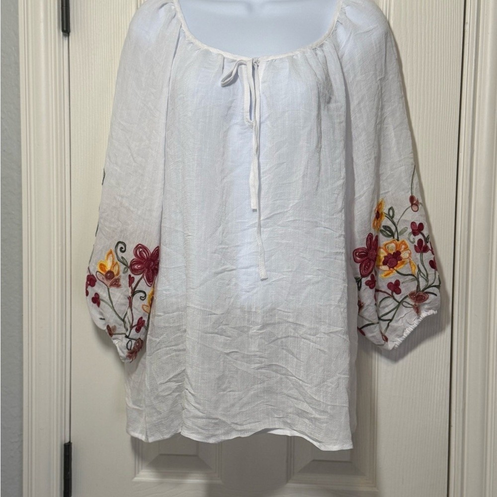 NWT NYCC White Embroidered Peasant Tunic Size Large Boho Floral Top