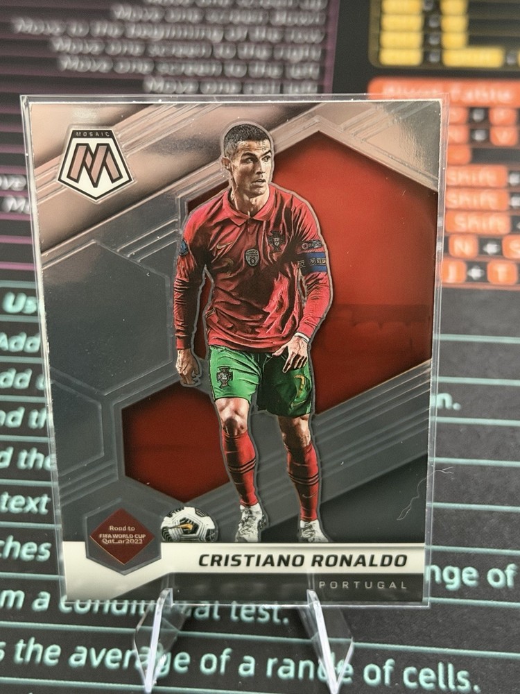 Cristiano Ronaldo 2021-22 Panini Mosaic FIFA Road to the World Cup #114 NM-MT