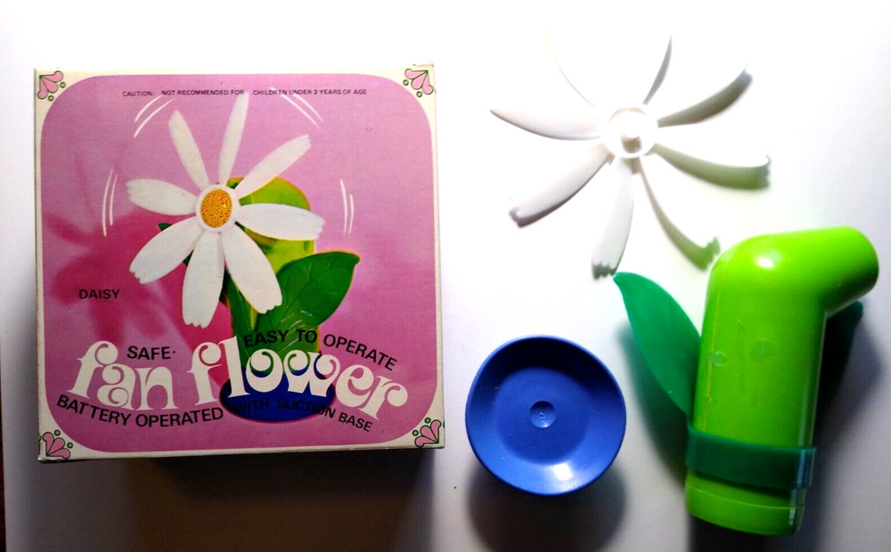 1960s Flower Power Daisy Plastic Fan Hong Kong Vintage Kitsch Retro Groovy Mod