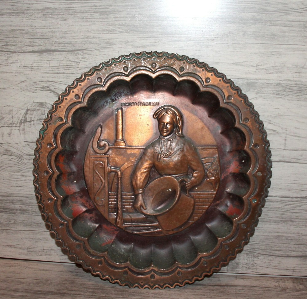 Vintage Italian Ricordo D'Abruzzo copper wall hanging plate-image