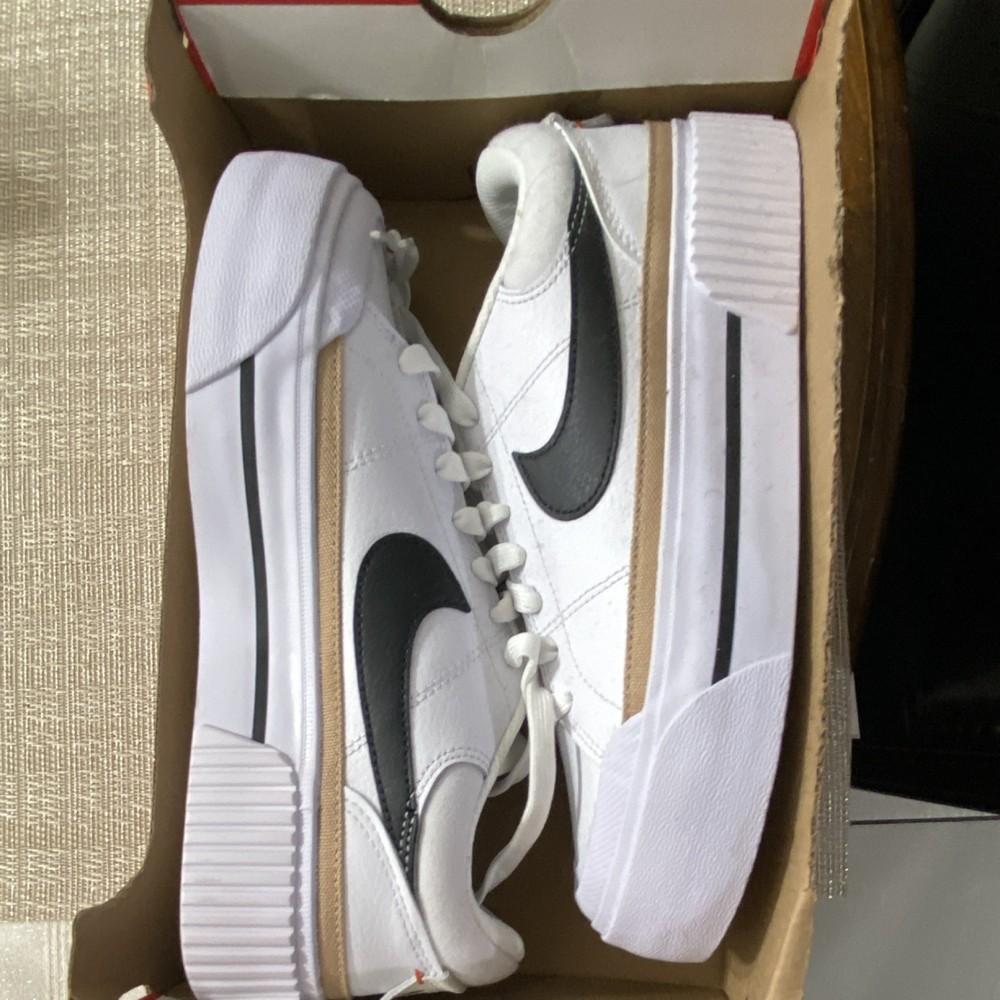 Nike Dunks White Black Low Top Lace Up Sneakers Athletic Shoes