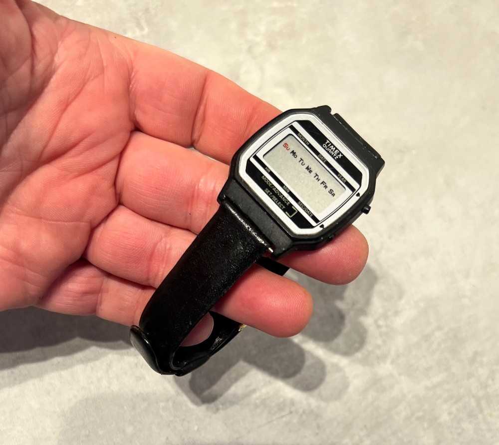 Timex Quartz Digital Day/Date Vintage Mens Watch K Cell, Korea, Leather band
