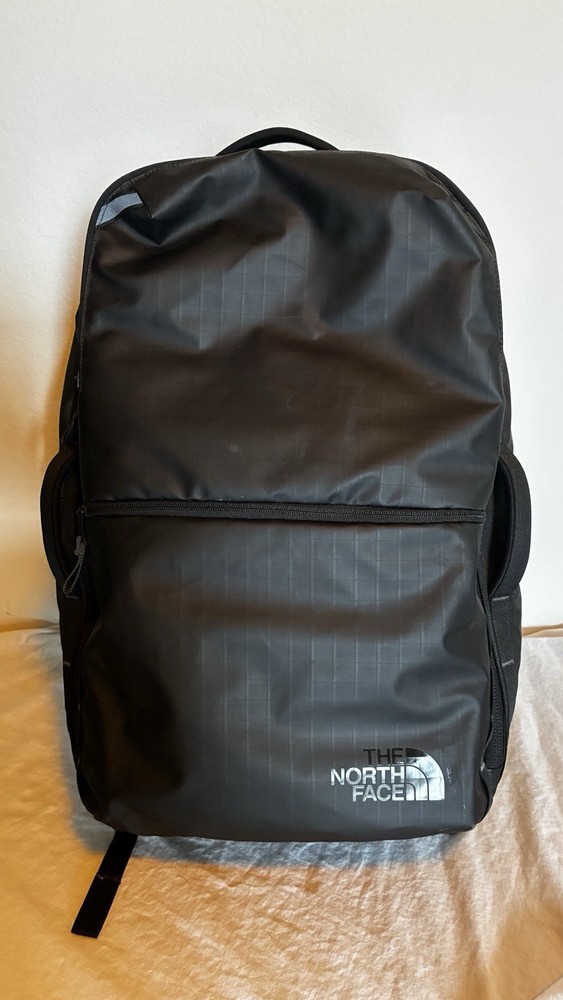 The North Face Base Camp Voyager Travel Pack 35L Backpack NEW No Tags Black