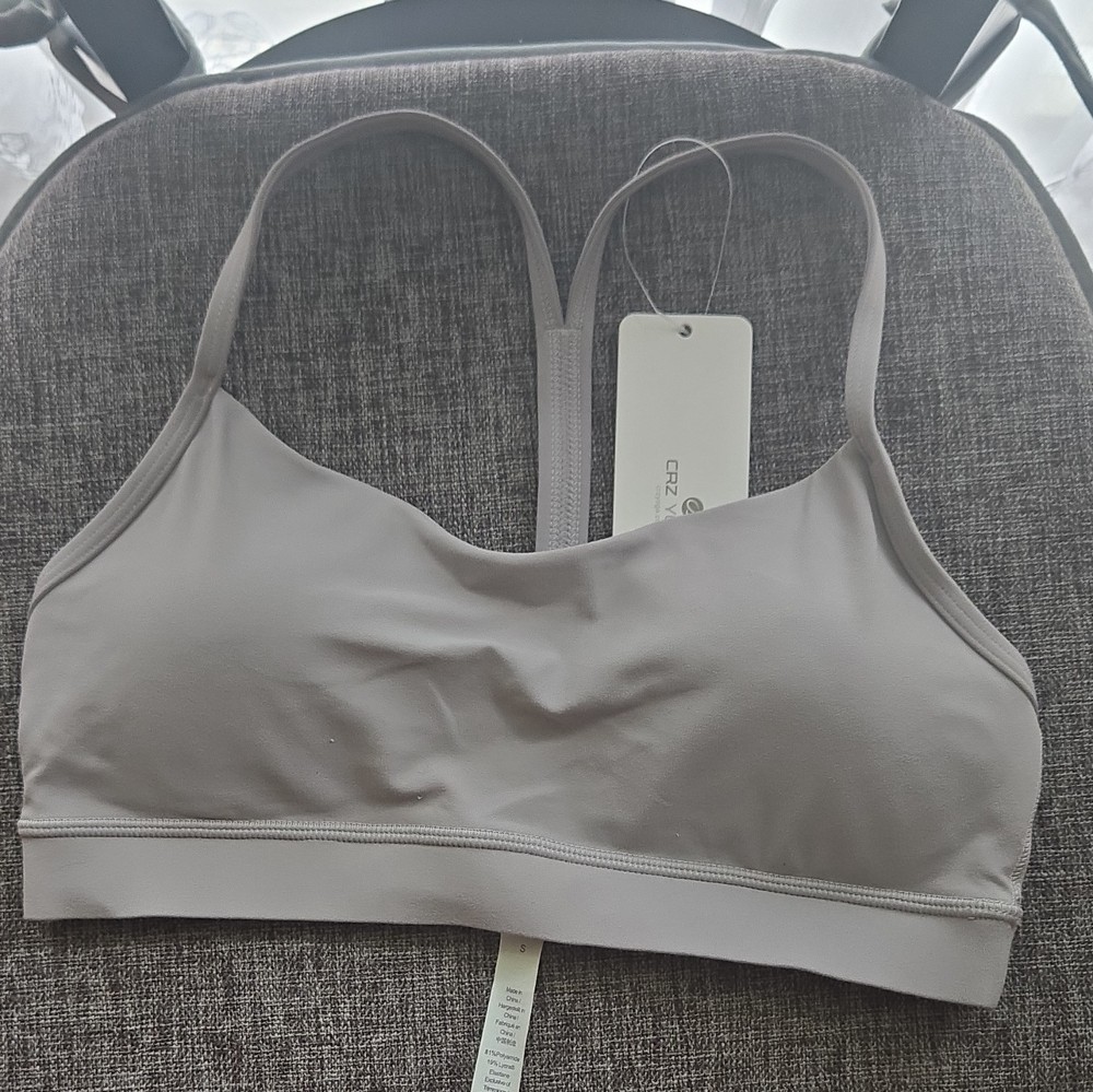 CRZ YOGA Gray Solid Sports Bra Size S Wireless Pullover Racerback Logo Yoga