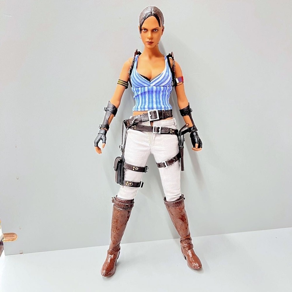 Hot Toys Resident Evil 5 Biohazard Sheva Alomar BSAA Version Figure 1/6 with Box