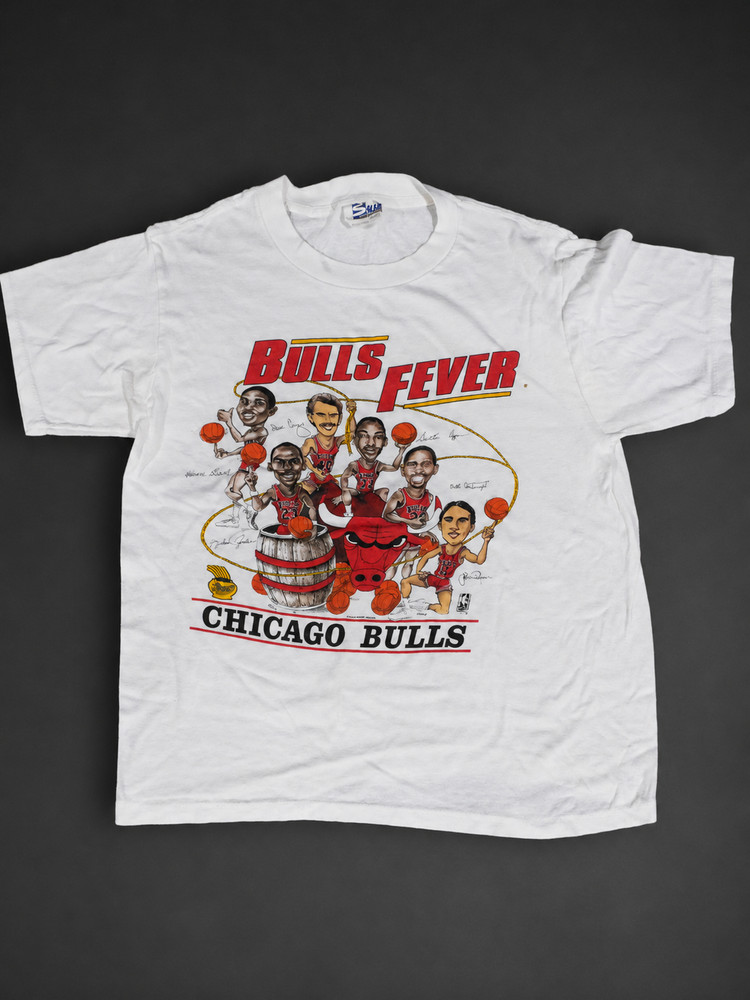 Vintage Chicago Bulls Fever T-Shirt Size M White NBA Caricature Promo Graphic