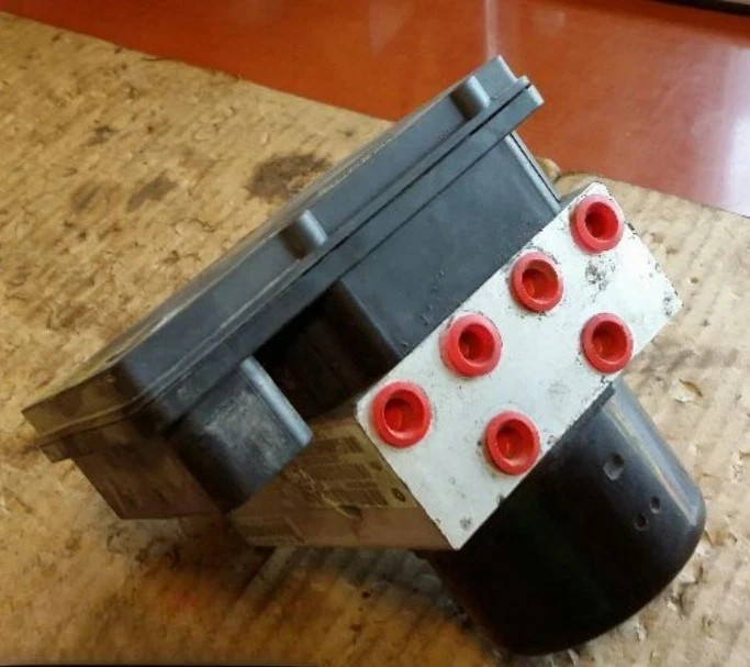 2005-2007 Chrysler 300 ABS Anti-Lock Brake Pump Module W/Traction Control OEM