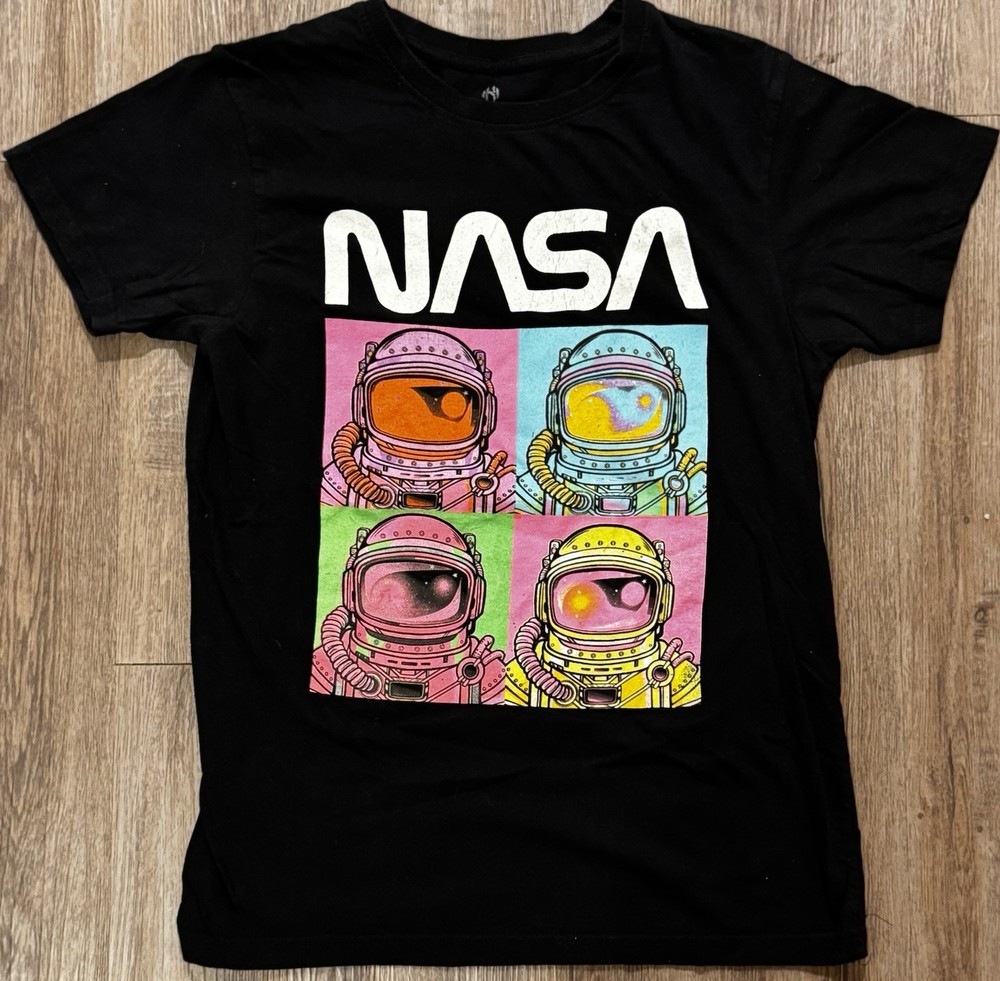 NASA • Hyper Space Graphic Tee • Men’s Medium Shirt • Astronaut Sci Fi Space 🪐