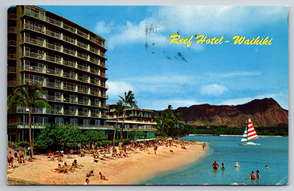 HI, Waikiki Beach, Diamond Head, Reef Hotels, Sunbathers, Boat, Vintage Postcard