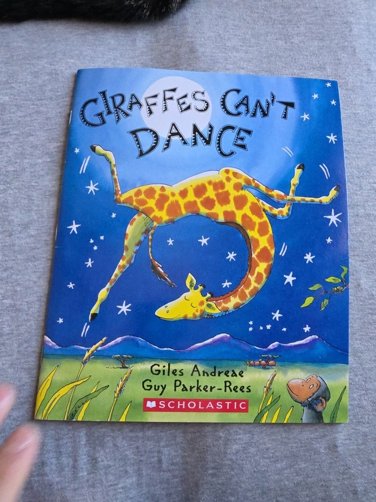 Giraffes Can't Dance - Paperback By Giles Andreae - GOOD