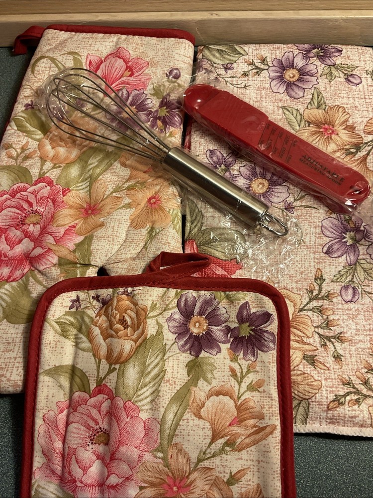 5-Piece Kitchen Gift Set with Oven Mitt Hot Pad Towel Whisk Measuring Spoon  