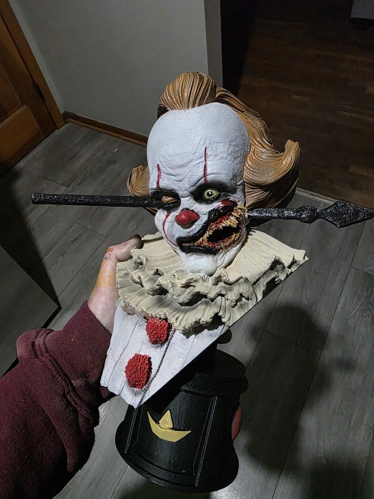 Pennywise Bust IT Horror Movie Memorabilia Welcome To Derry Figurine