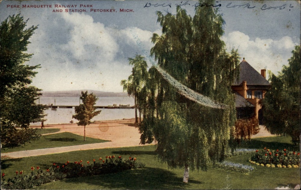 Petosky Michigan Pere Marquette Railway Station Park 1911 vintage postcard