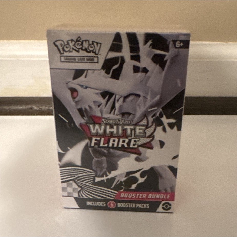 NEW SEALED Pokémon TCG Scarlet & Violet White Flare Booster Bundle