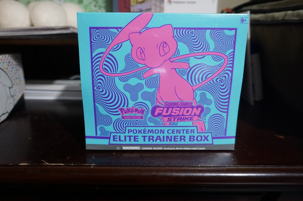 Fusion Strike Pokemon Center Elite Trainer Box - Sealed