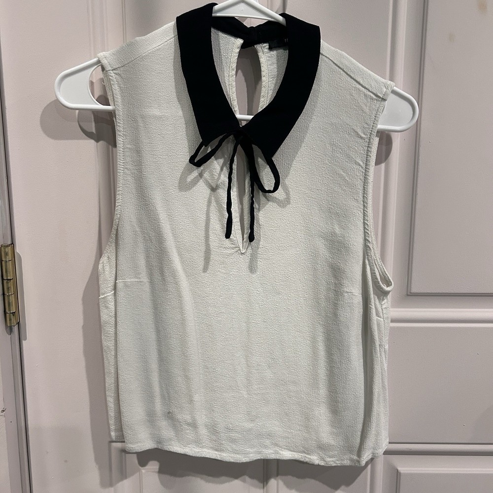 Forever21 White Sleeveless Blouse With Black Collar And Bow Women’s L