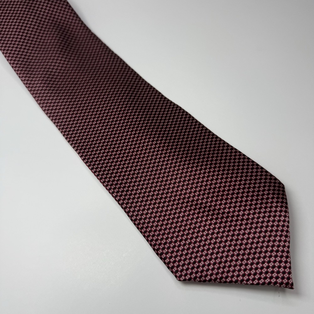 Geoffrey Beene Classic New York Tie Black/Red Square Pattern 100% Silk Mens