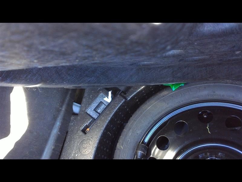 EQUINOX   2010 Jack 30130311 NO FOAM TRAY NO SPARE TIRE