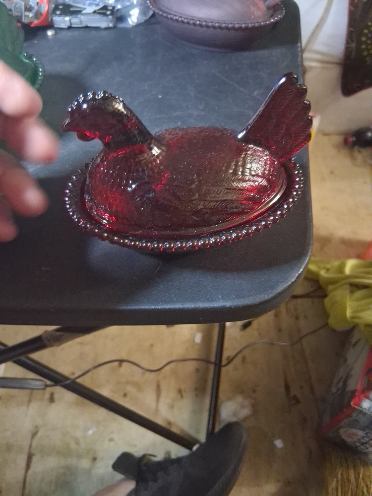 glass chicken on beaded nest dish  red