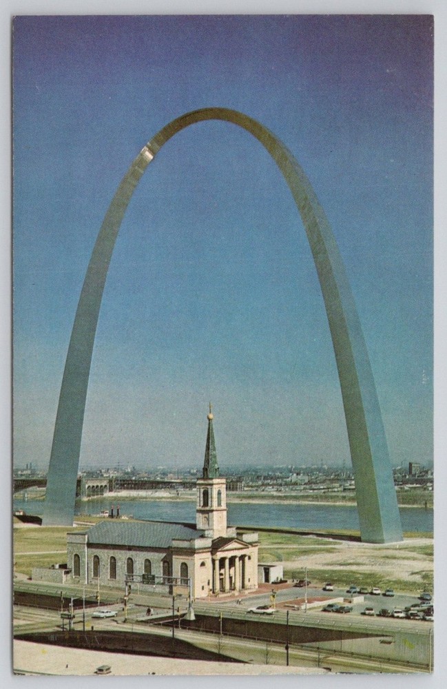 Gateway Arch & Old Cathedral St. Louis MO Color Postcard Art Grossmann Photo