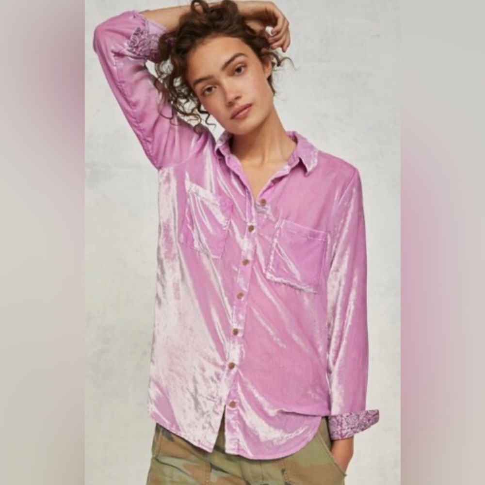 Pilcro Anthropologie Mara Relaxed Velvet Button Down Shirt Pink Girlhood Casual