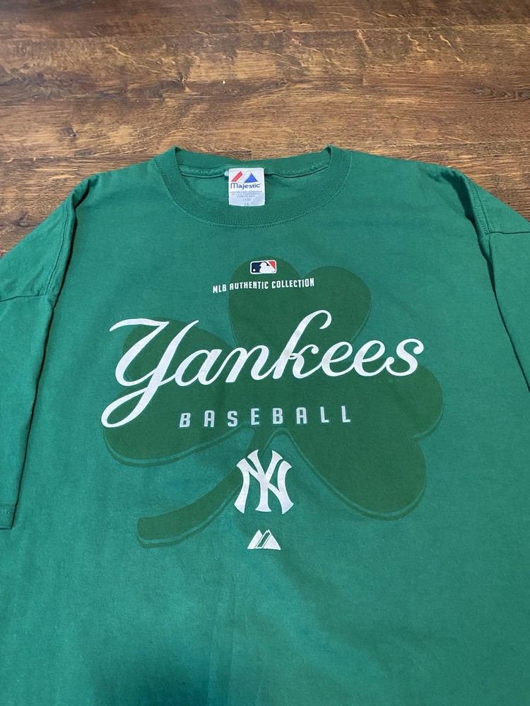 Vintage NY Yankees St Patricks Green Clover MLB Tee in 2XL
