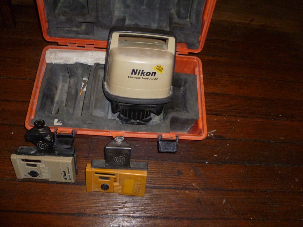 Nikon Electronic Level System AL-30 In Case with Accessories 1044-N