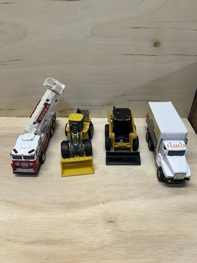 Tonka Firetruck John Deere Skid Steer Loader and Delivery Truck Playset