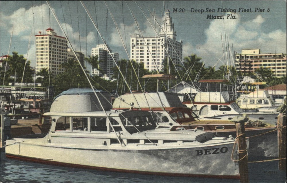 Miami Florida Deep Sea Fishing Fleet Pier 5 unused vintage linen postcard