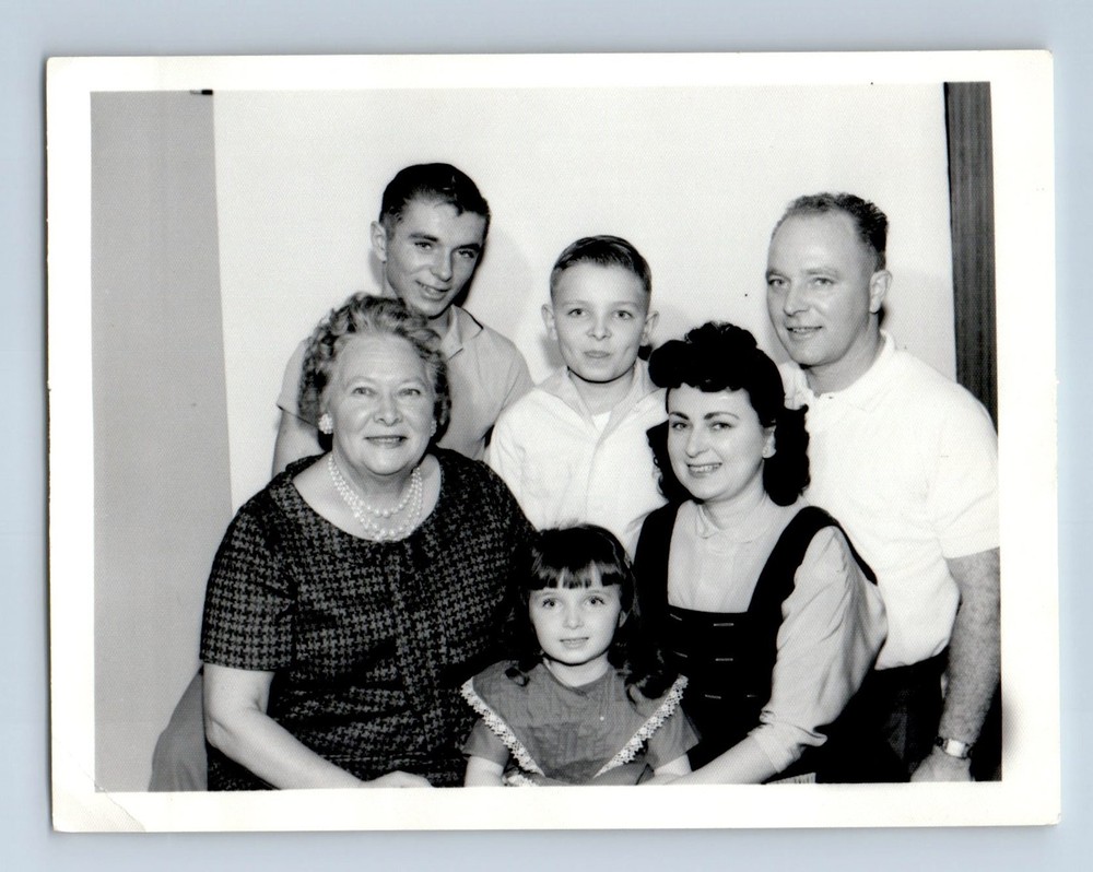 Old Vintage Photo MAN WOMEN BOYS GIRL FAMILY GROUP PICTURE FOUND PHOTOGRAPH