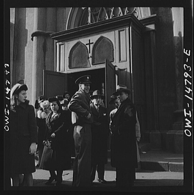 Photo:Untitled photo, New York. Italian-American leaving Saint, : New York
