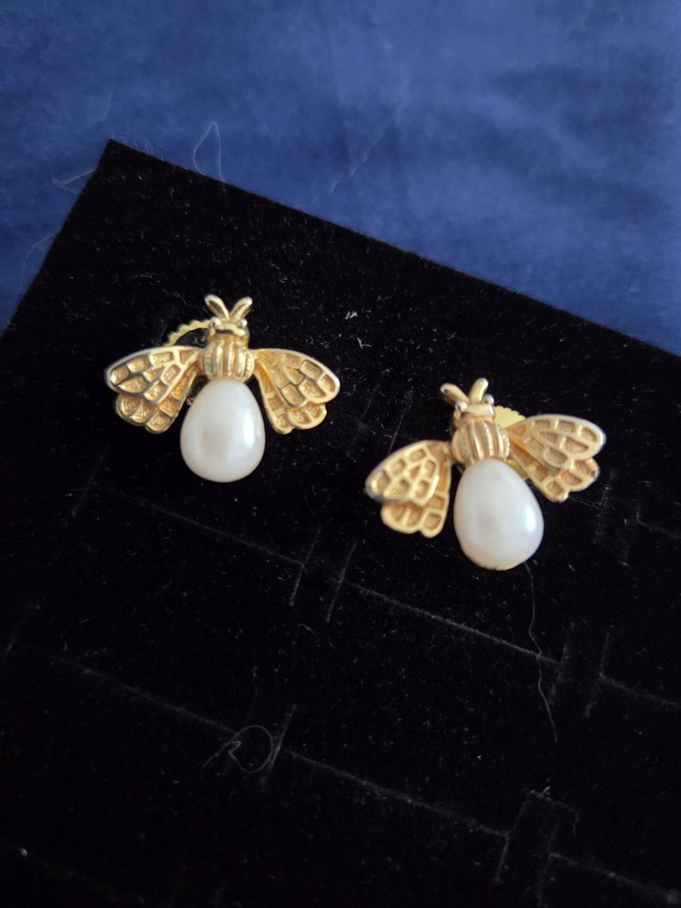 Vintage AVON Earrings Holiday  Gold Tone Pearl Cabochon Bees