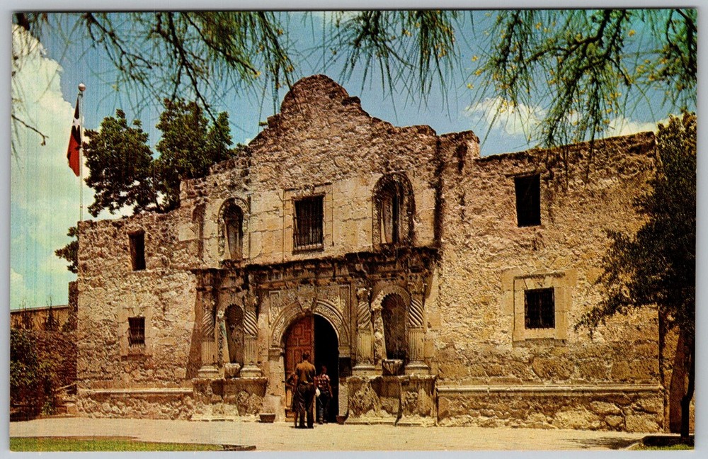 Vtg Postcard Alamo Mission Entrance San Antonio, TX 1950s