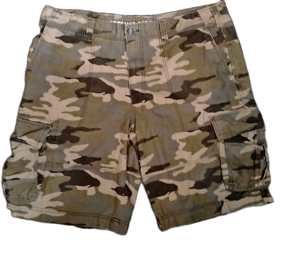 mossimo men's size 42 camo cargo shorts excellent condition