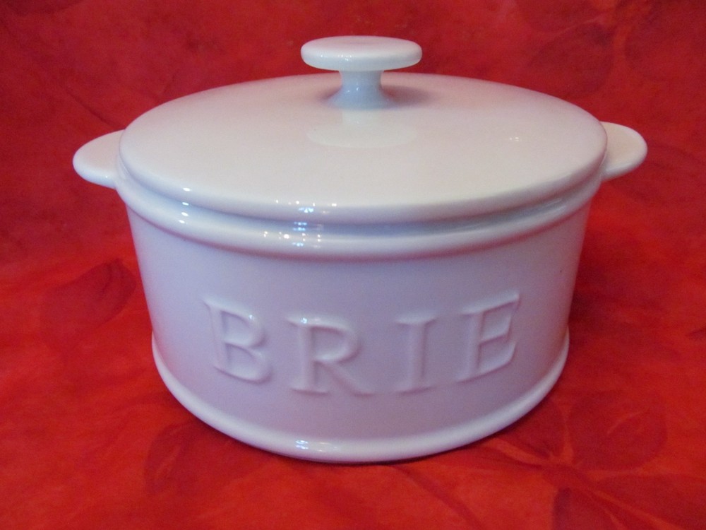 Everyday White by Fitz and Floyd Porcelain BRIE Cheese Dish with Lid