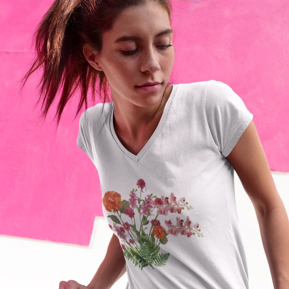 Chic Floral V-Neck Short Sleeve T-Shirt for Women: Effortlessly Stylish & Comfy