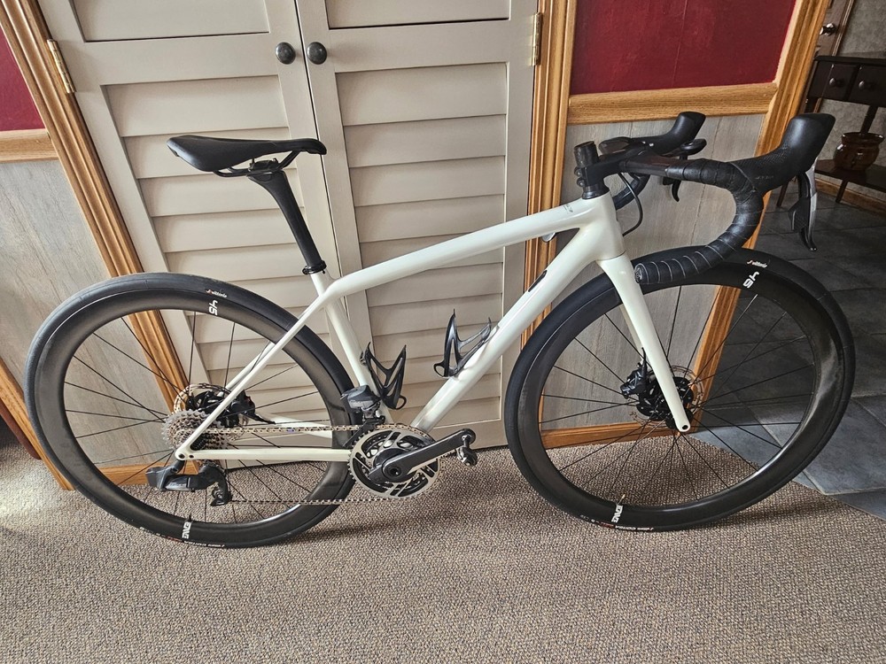 2021 Specialized Aethos Pro wtih Upgrades size 49cm