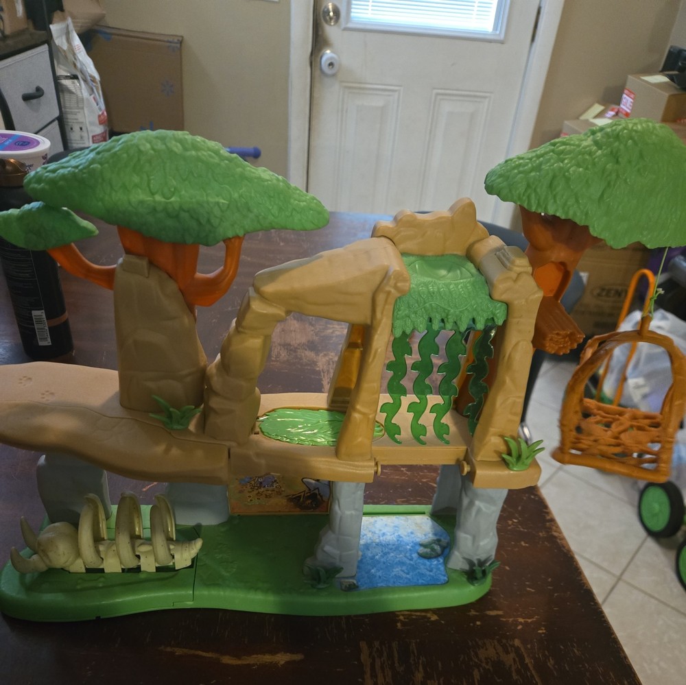 DISNEY THE LION KING The Lion Guard Defend Pride Land Rock Tree House Play Set