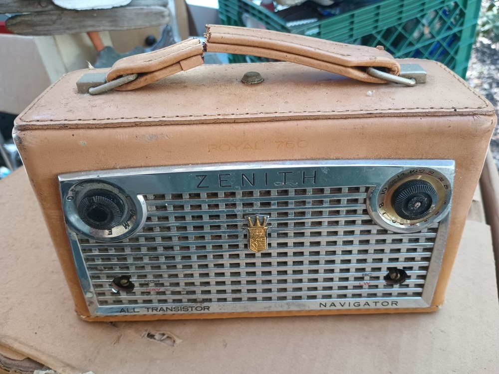 Zenith Royal 760 Vintage Radio Navigator Leather All Transistor
