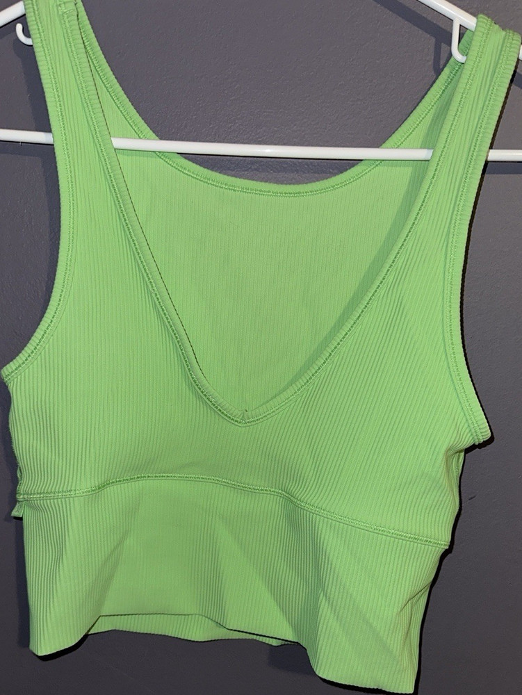 Lululemon Women's Green Ribbed Knit Pullover Wireless Sports Bra Size S