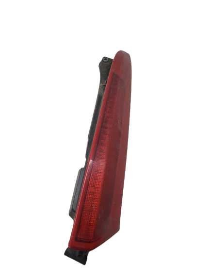 03-06 VOLVO XC90 Passenger Right Upper Tail Light 619418