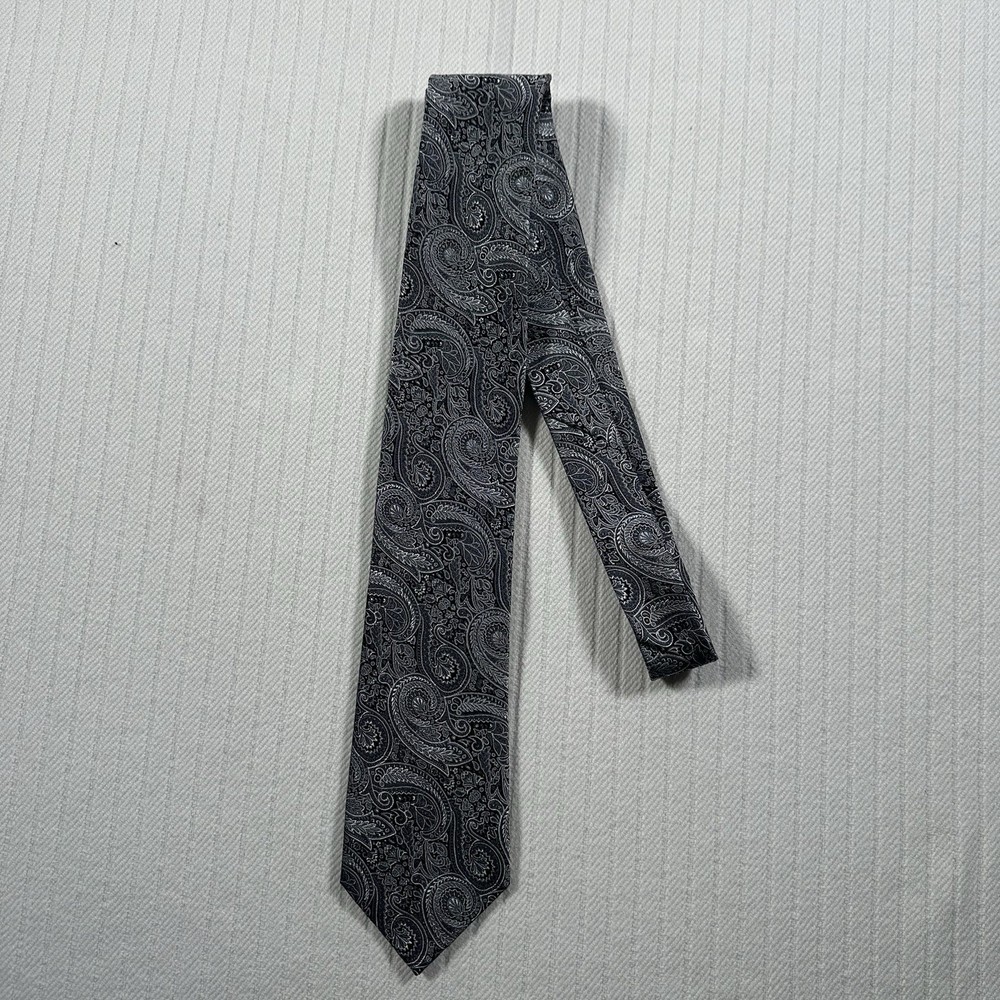 Chaps Men’s Paisley Silk Neck Tie Gray Black Classic Dress Tie