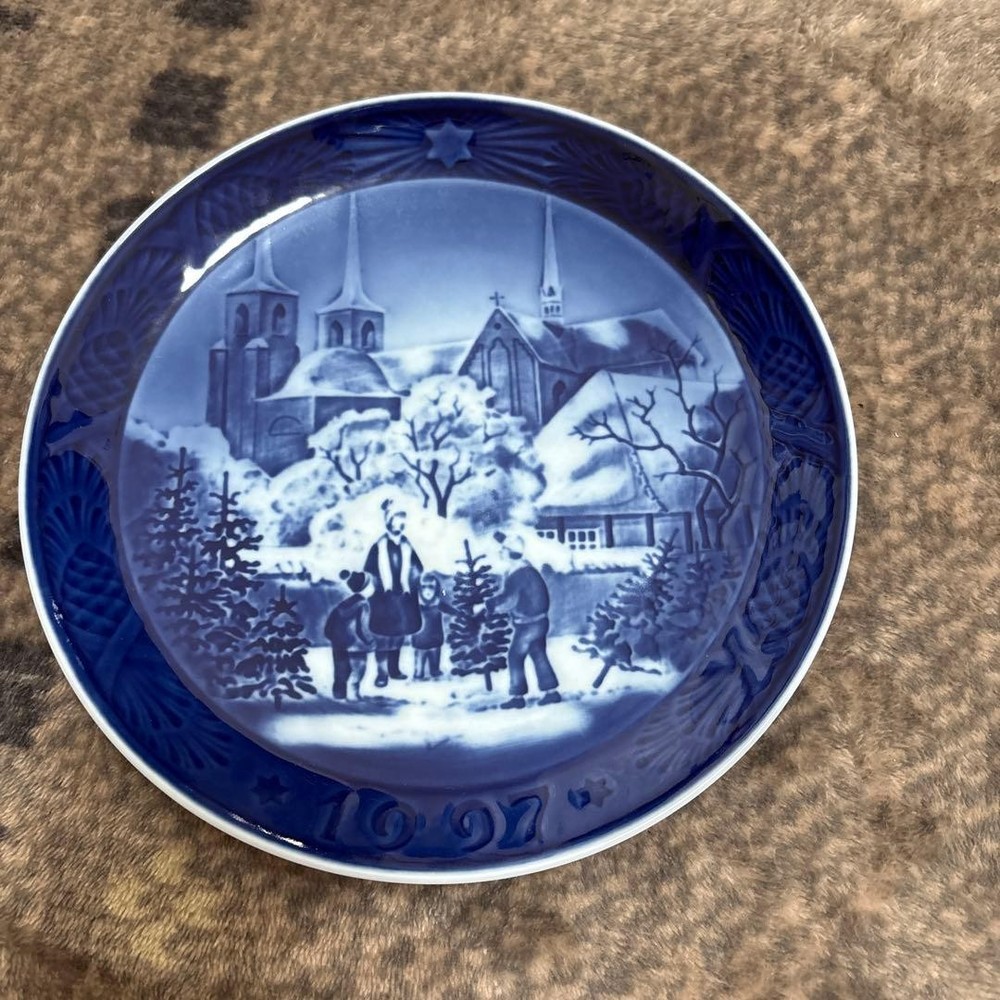 Royal Copenhagen 1997 Roskilde Cathedral Year Plate Ceramic 18cm Used