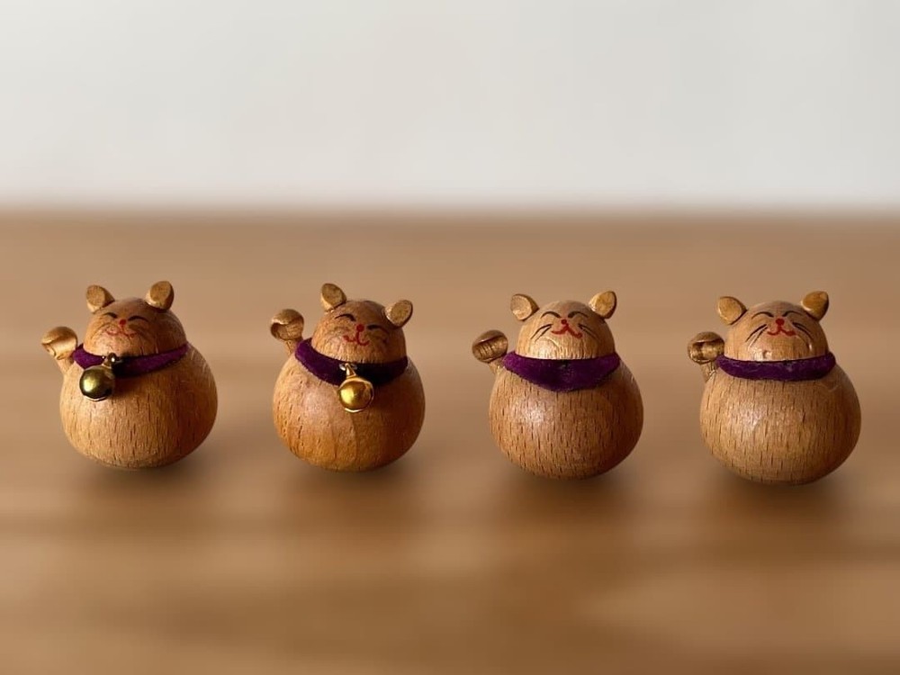Nara Oak Lucky Cat Wobble Toy Good Luck Figurine Purple Cloth Bell Used