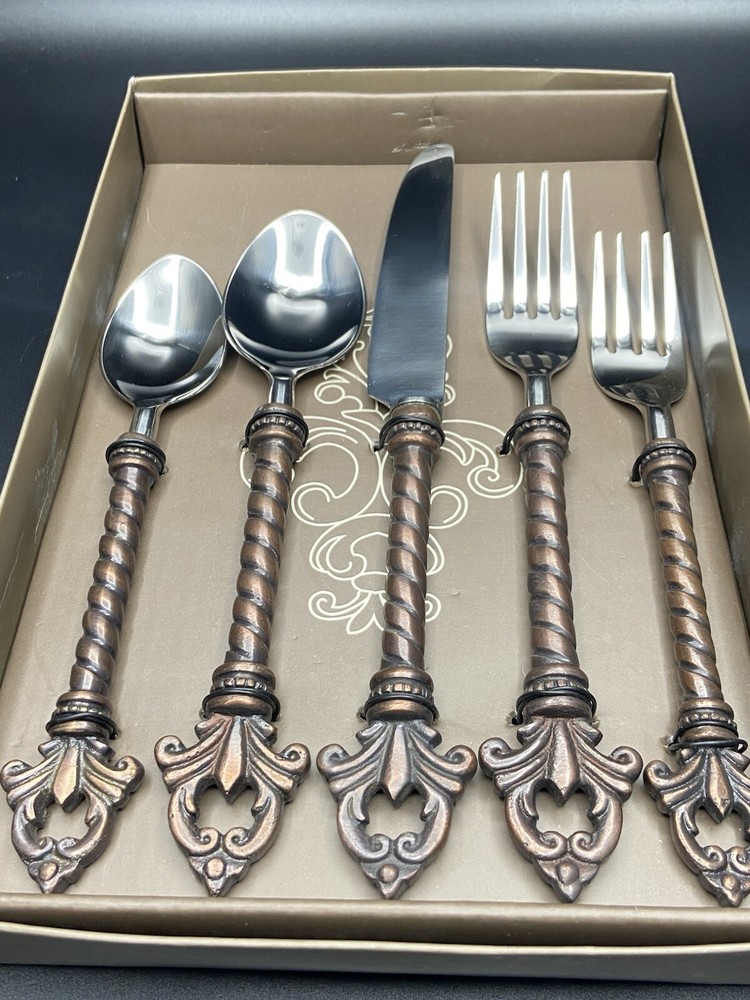 Gracious Goods GG Collection Acanthus Fleur de lis Stainless Flatware 5 Pc Place