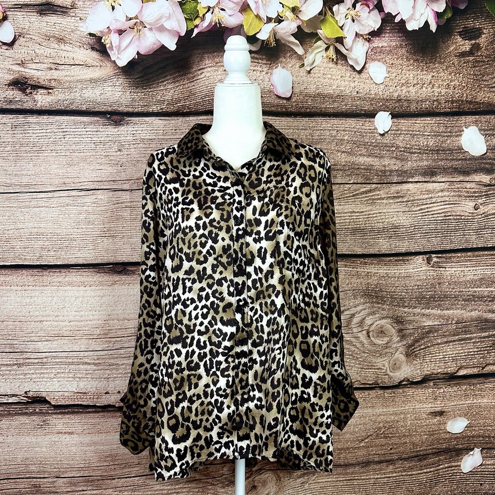 Xhilaration Women’s Leopard Animal Print Flared Hem Collared Button Down Tunic