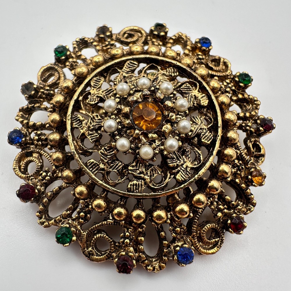 Vintage 90s Multi-Stone Crystal Pearl Round Brooch Pin Gold Tone Women's Jewelry