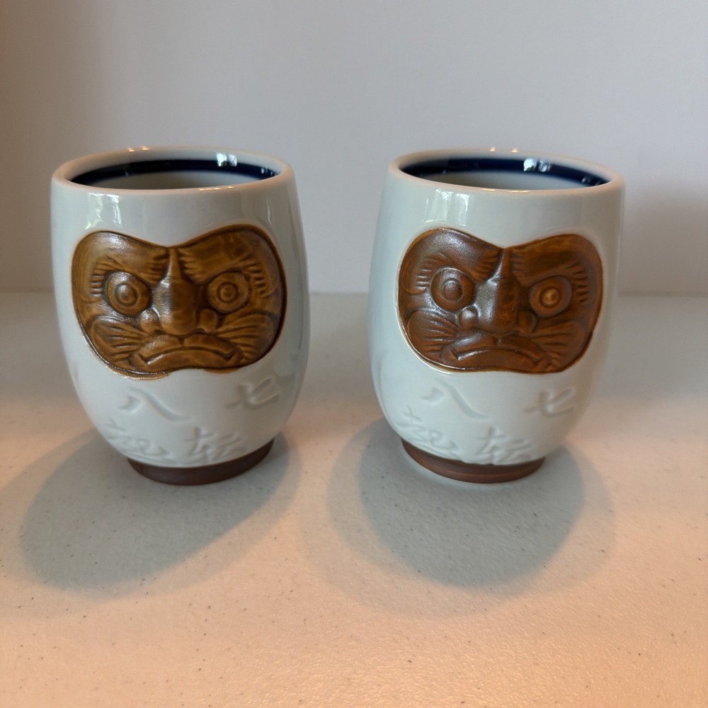 Vintage Japanese Painted Sculpted Yunomi Aka Daruma Barrel Tea Cup Set Of 2