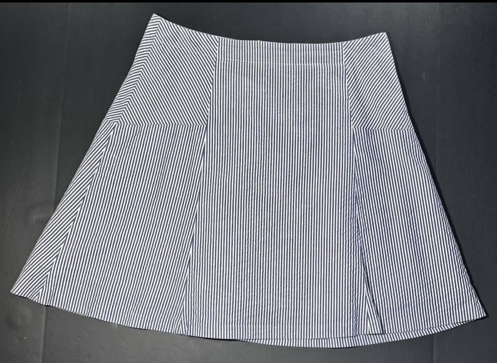 LOFT Blue White Striped Seersucker Flare Skirt Women’s Size 8
